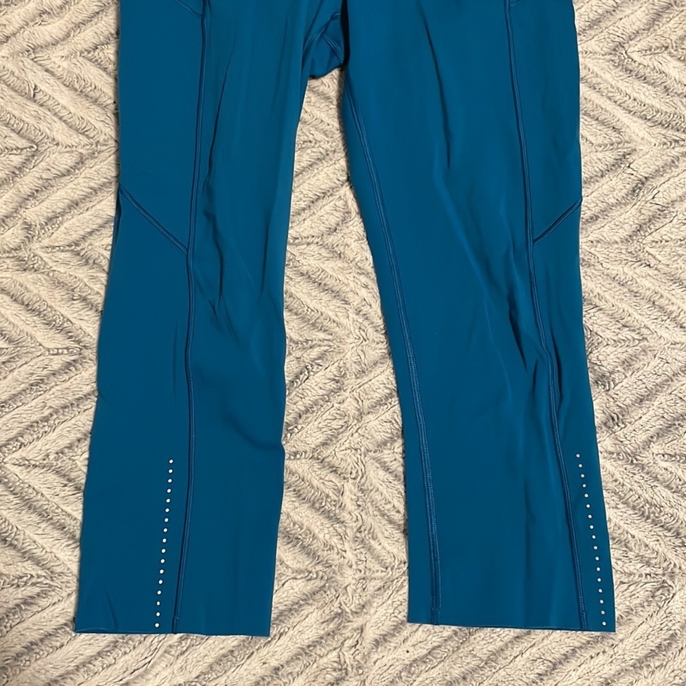 Lululemon Fast Free HR Crop 19"L Reflective Size 6 Blue Lagoon leggings - Picture 3 of 12